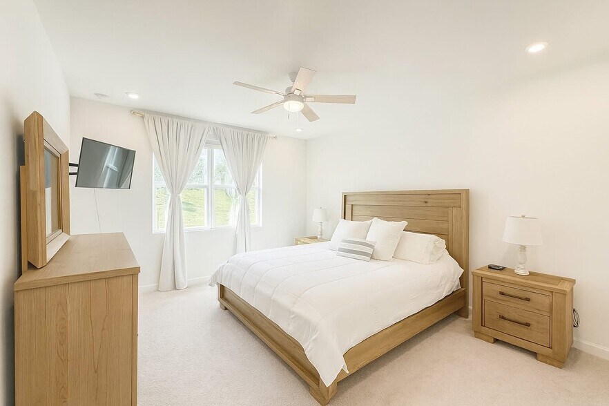 Building Photo - 14406 SW Skye Dr