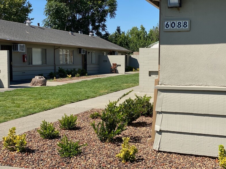 Primary Photo - Shasta Glen Apartments