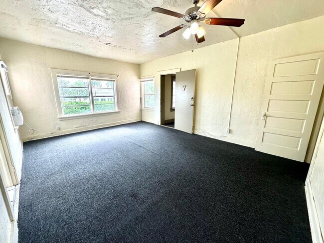 Building Photo - 2010 Broward Ave