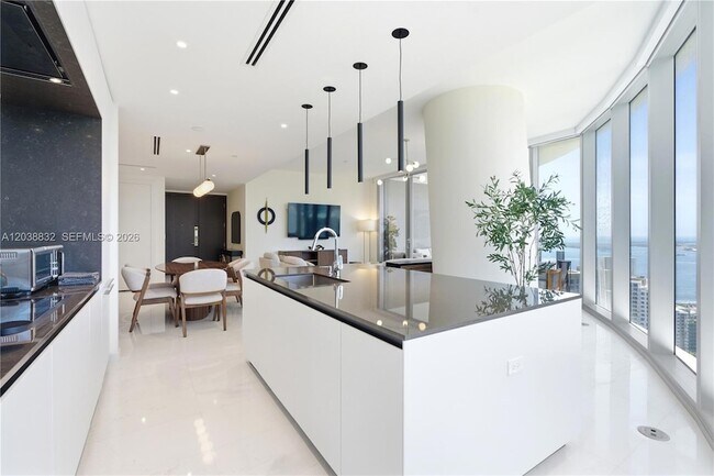 Building Photo - 300 Biscayne Blvd Way