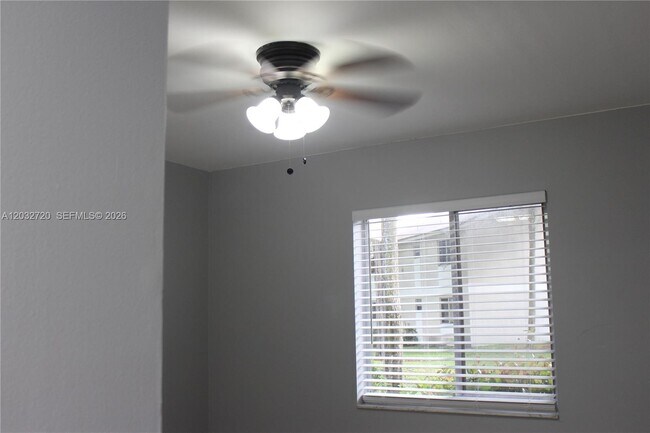 Building Photo - 110 Gardens Dr