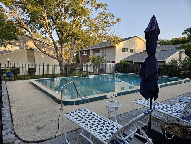 Building Photo - 2796 Curry Ford Rd