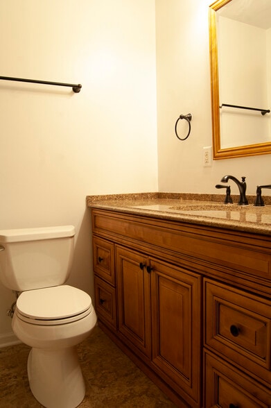 Building Photo - 744 W Gordon Ter