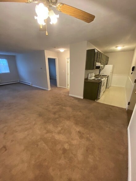 Galley style 1 bedroom - Bayside Apartments