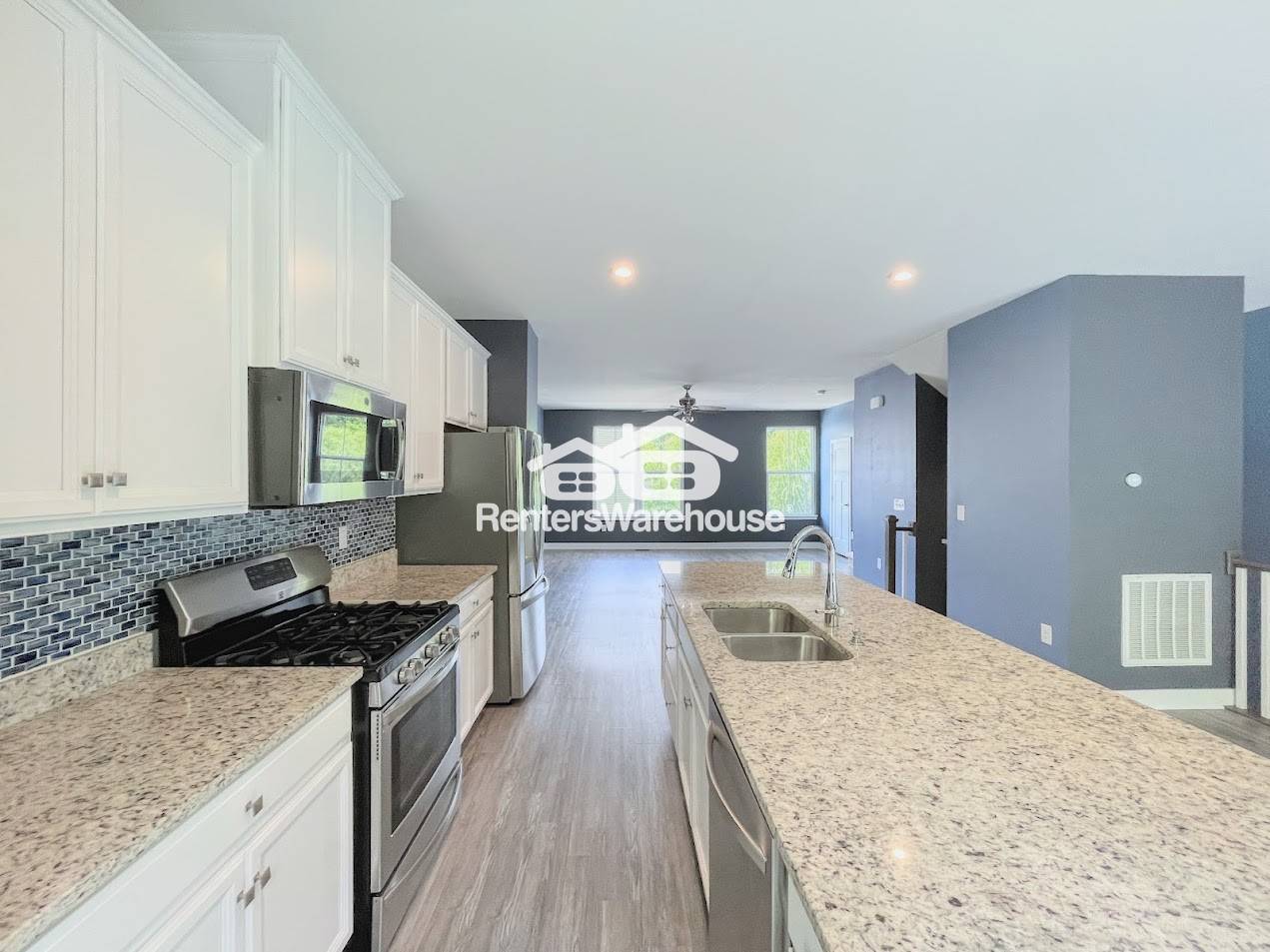 Building Photo - 943 Centurion Cir