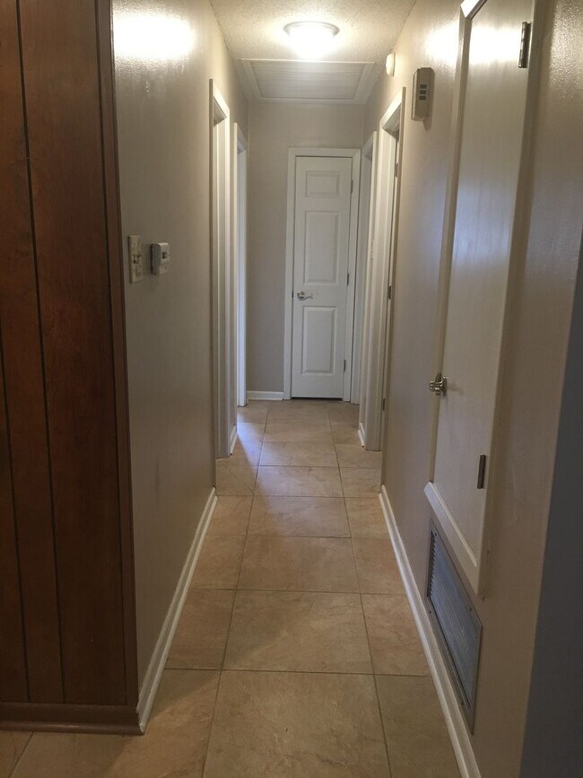 Building Photo - Sherwood rental!