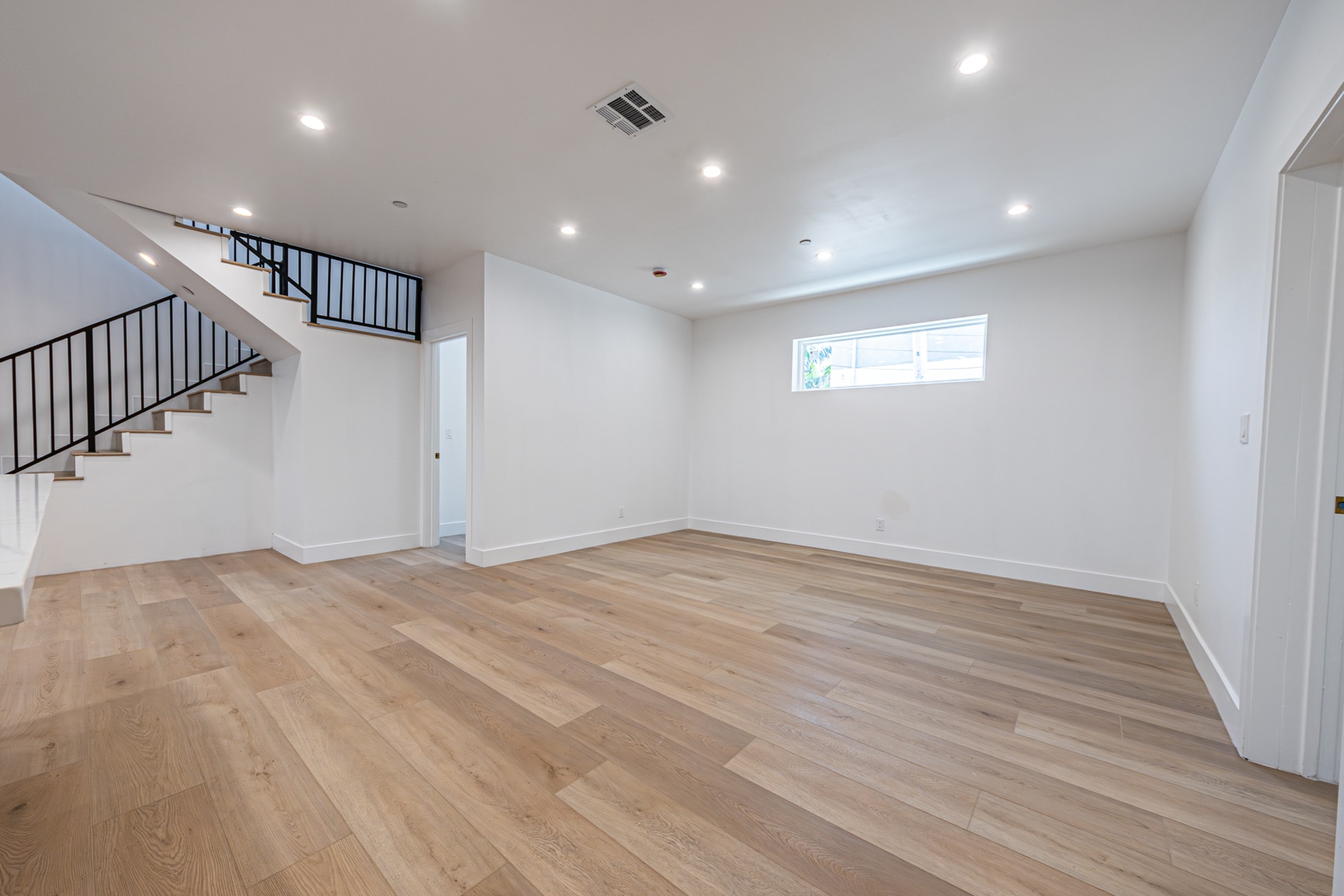 Building Photo - 242 N Dillon St