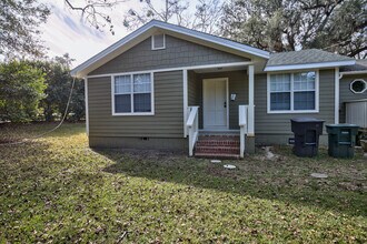 Building Photo - 2002