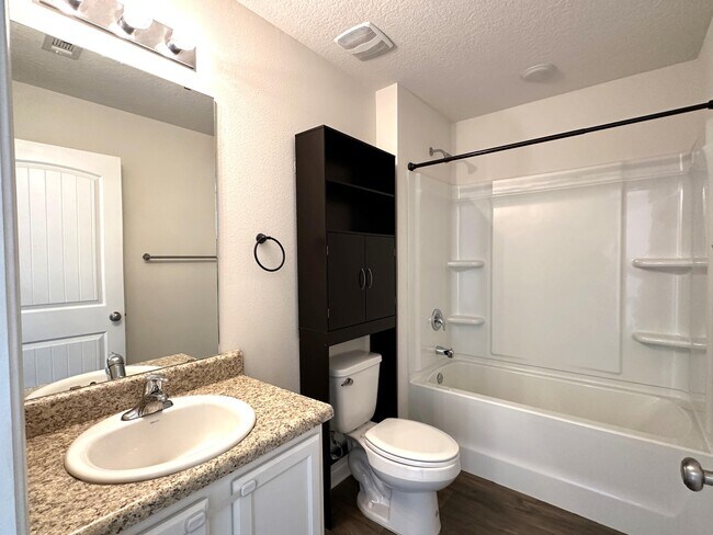 Building Photo - 1046 Limpkin St