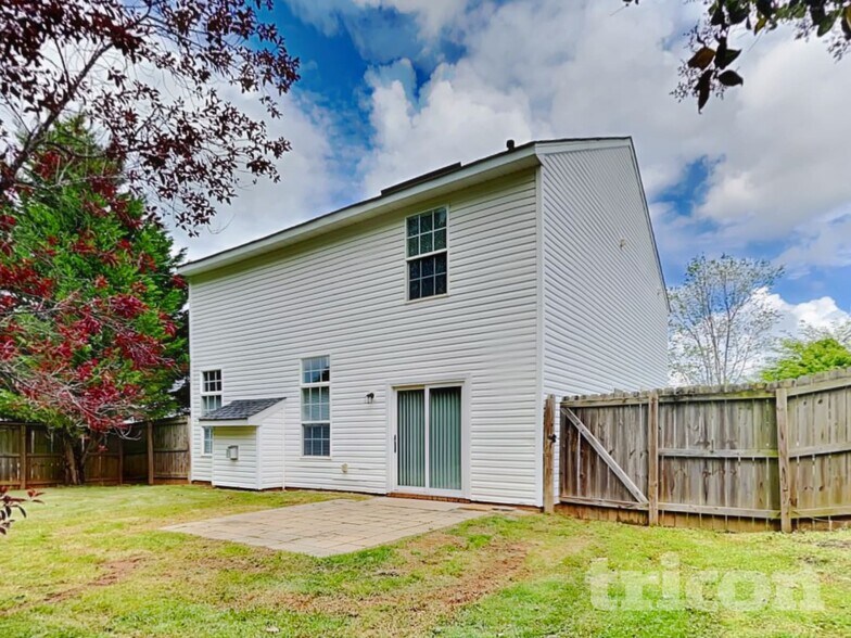 Building Photo - 619 Overlook Rd