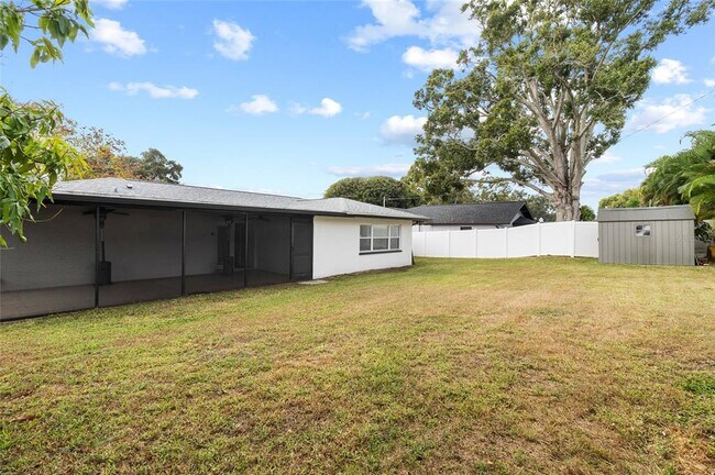 Building Photo - 1966 Sandra Dr