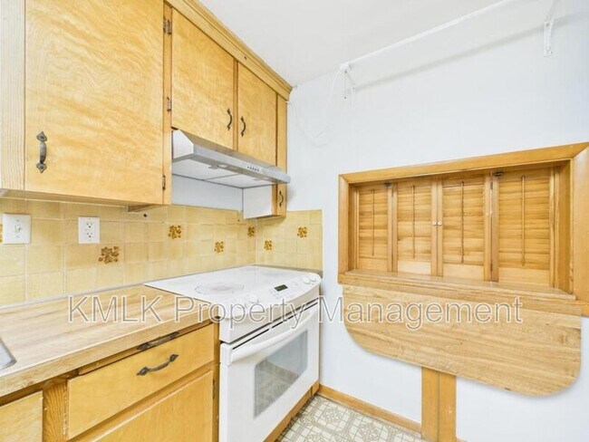 Building Photo - 5743 Brookwood Dr