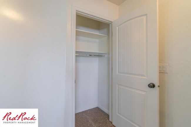 Building Photo - 2801 E 450 N