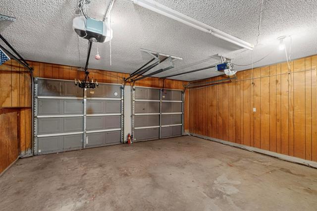 Building Photo - 836 Springdale Rd