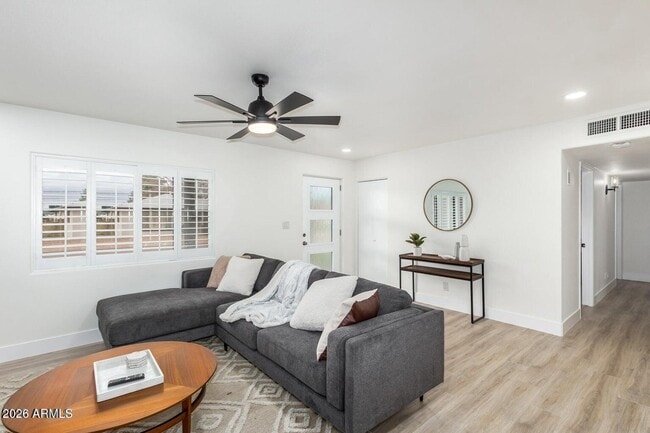 Building Photo - 4511 N 31st Pl