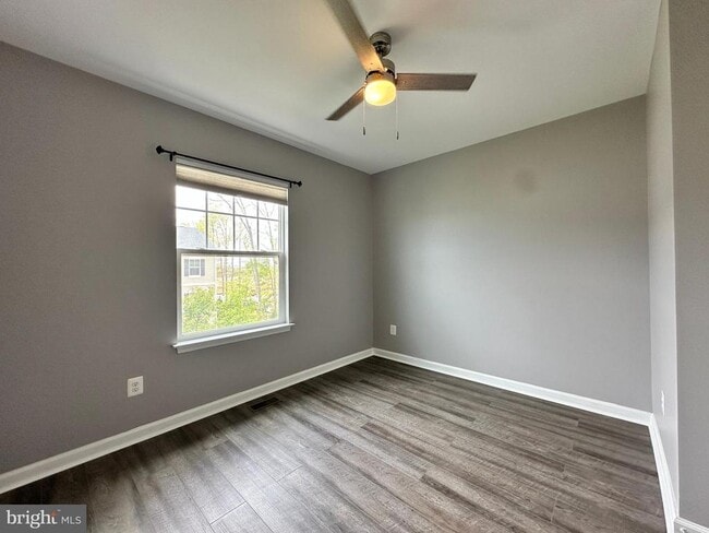Building Photo - 106 Notions Ct
