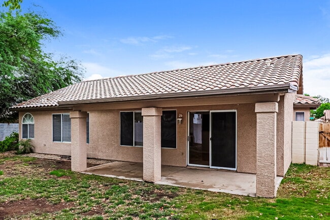 Building Photo - 19949 N 75th Dr