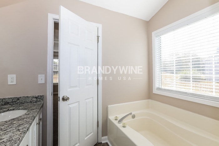 Building Photo - 255 Beranda Cir