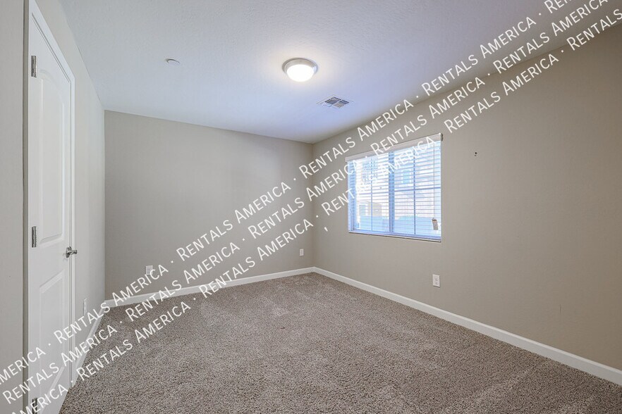 Building Photo - 2150 W Alameda Rd