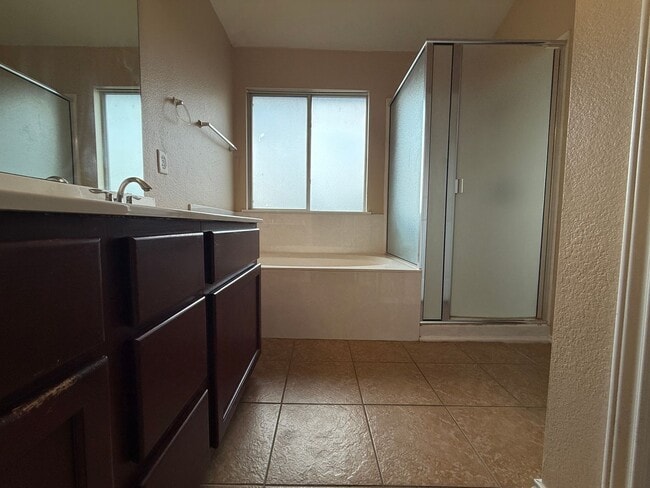 Building Photo - 5600 Lions Gate Ln