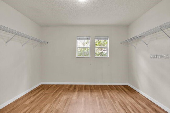Building Photo - 1037 Sailing Bay Dr