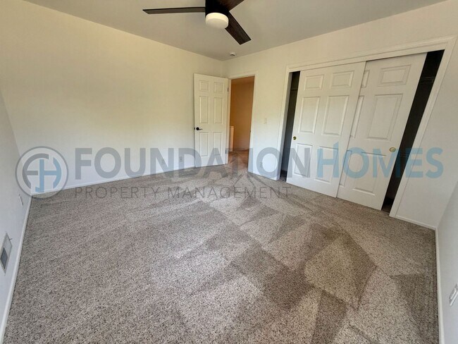 Building Photo - Spacious 5BR Novato Home at End of Private Drive!  A/C!  Solar!  FOUNDATION