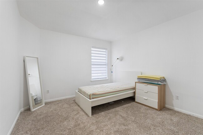 Building Photo - 5902 Rye Creek Dr