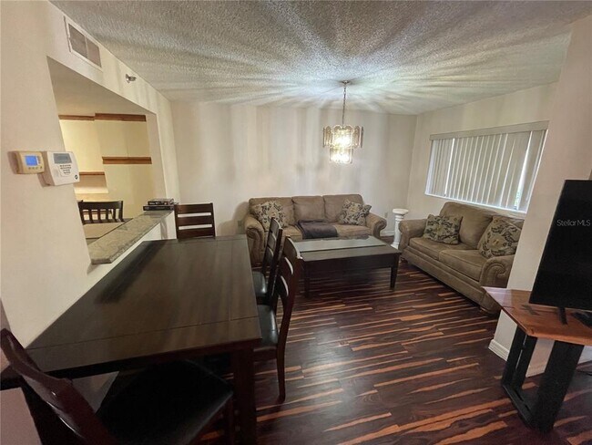 Building Photo - 1162 Carmel Cir