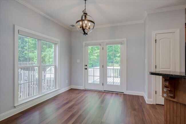 Building Photo - 4122 Chastain Dr