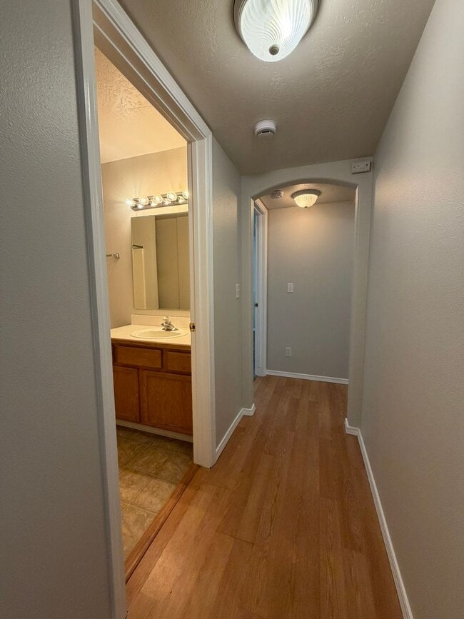 Building Photo - Great 4 bed 2 bath home with RV parking in...