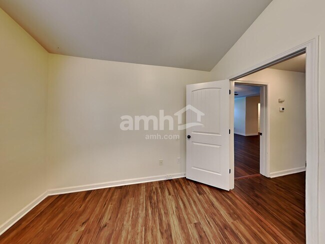 Building Photo - 4280 Chads Park Dr