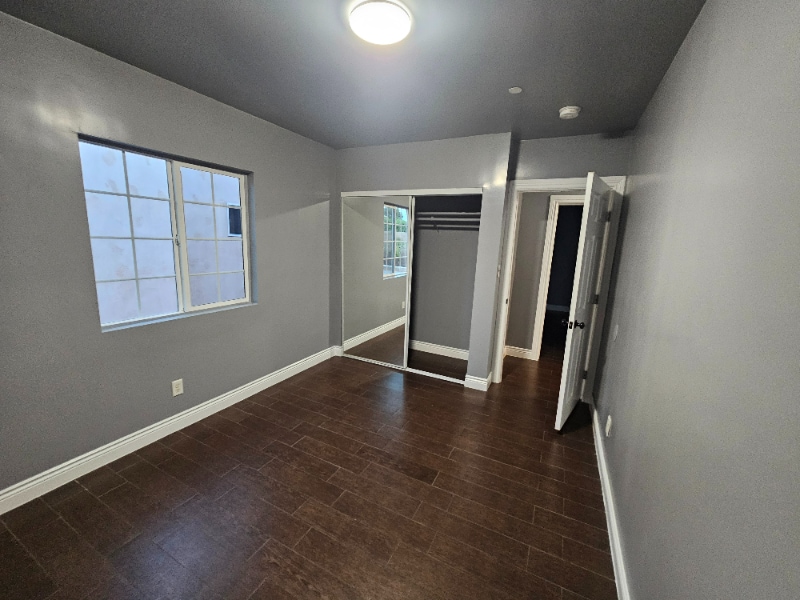 Building Photo - 2811 N Wilmington Ave