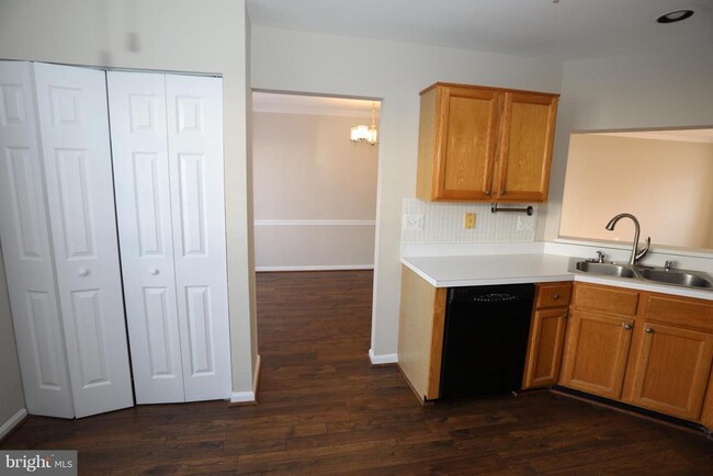 Building Photo - 214 Kirbys Landing Ct