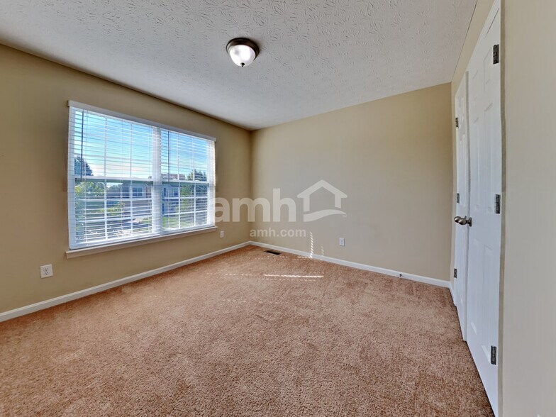 Building Photo - 2106 Prairie Clover Dr