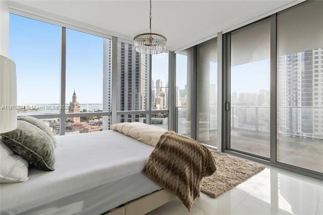 Building Photo - 851 NE 1st Ave