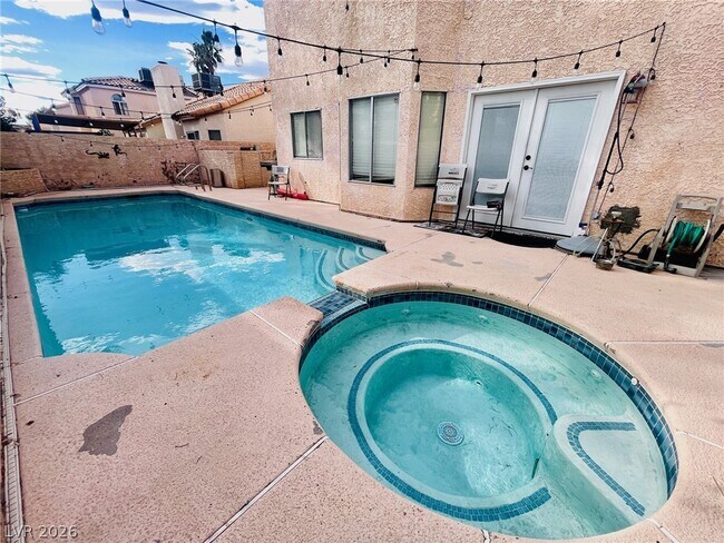 Building Photo - 714 Rusty Spur Dr