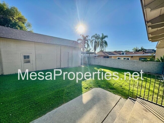 Building Photo - 21010 E Cypress St