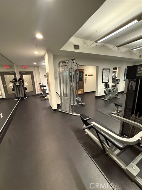 Building Photo - 488 E Ocean Blvd