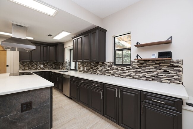 Building Photo - 44 Indian Clover Dr