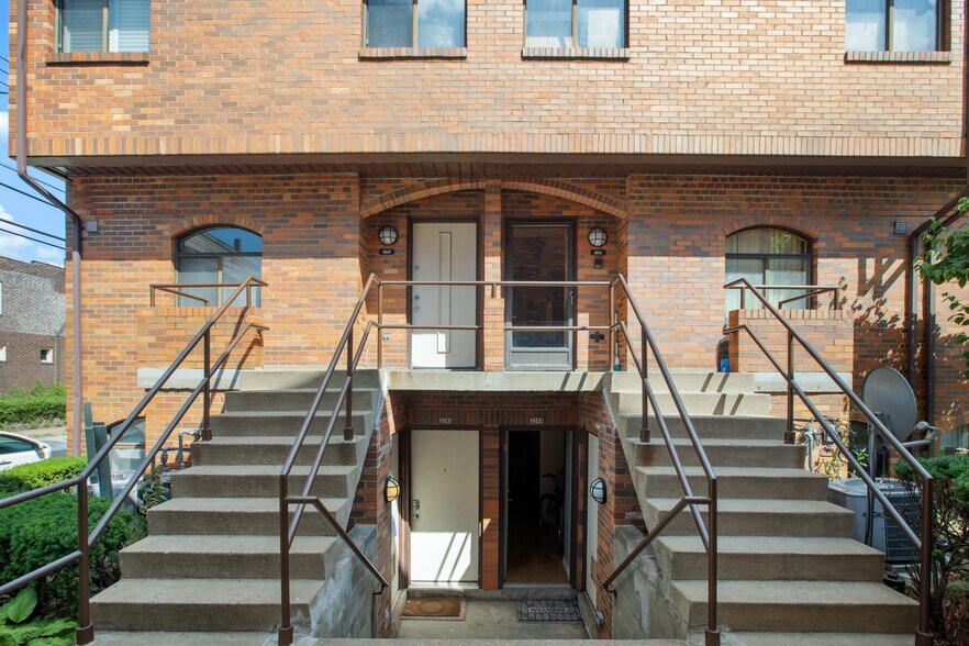 Primary Photo - 3249 Kennett Sq