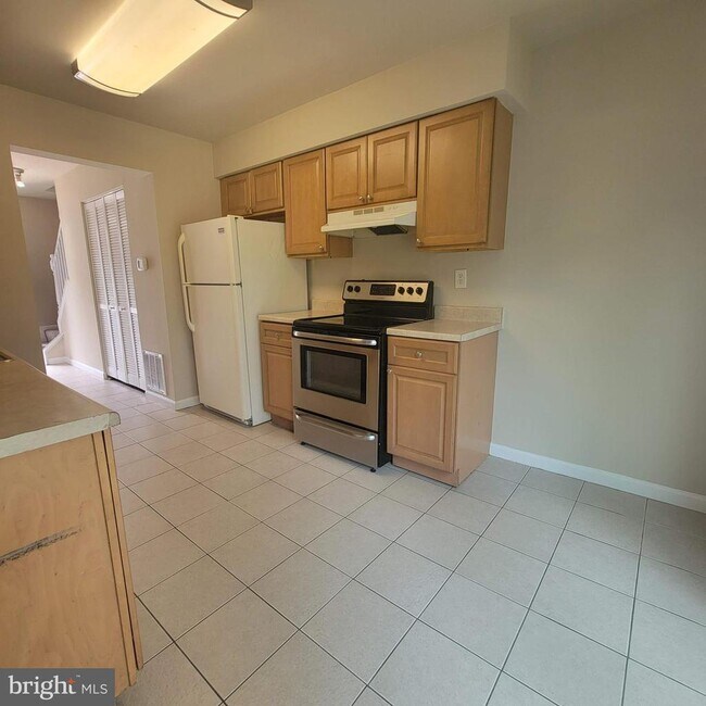 Building Photo - 3381 Ryon Ct