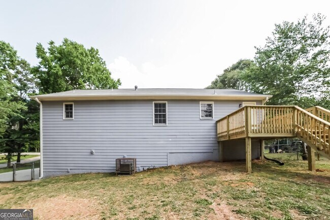 Building Photo - 2780 Deerfield Dr