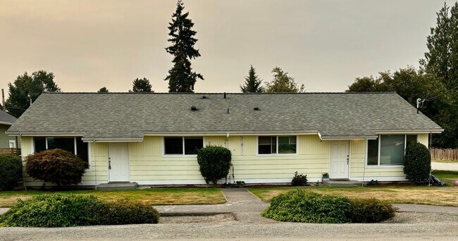 Primary Photo - $250 move-in credit! 2 Bed / 1 Bath Downto...