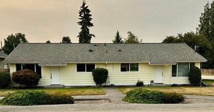 Building Photo - $250 move-in credit! 2 Bed / 1 Bath Downto...