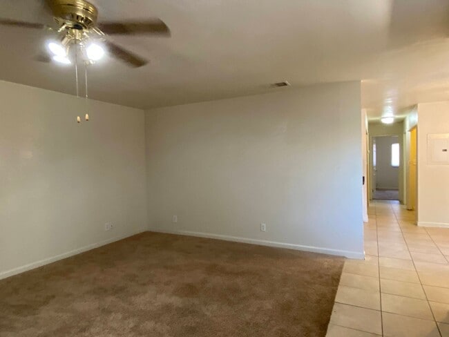 Building Photo - Spacious Duplex with Two Bedrooms, Two Bathrooms and Two Car Garage