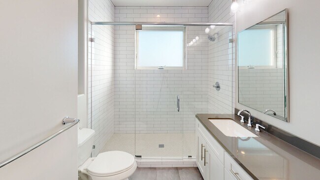 Building Photo - 212-214 IB Blvd.