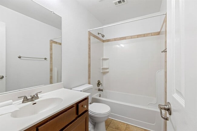 Building Photo - 18717 Deep Water Dr