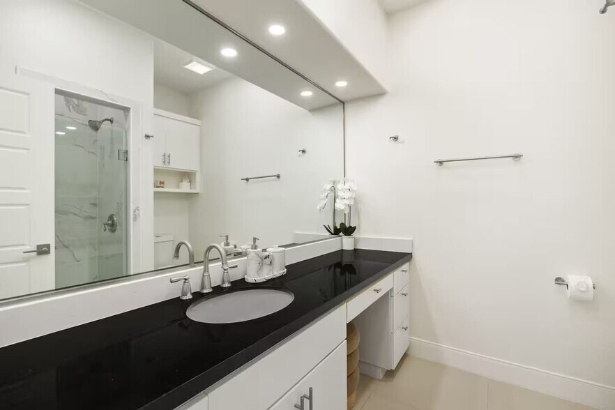 Building Photo - 1413 Keeton Ave