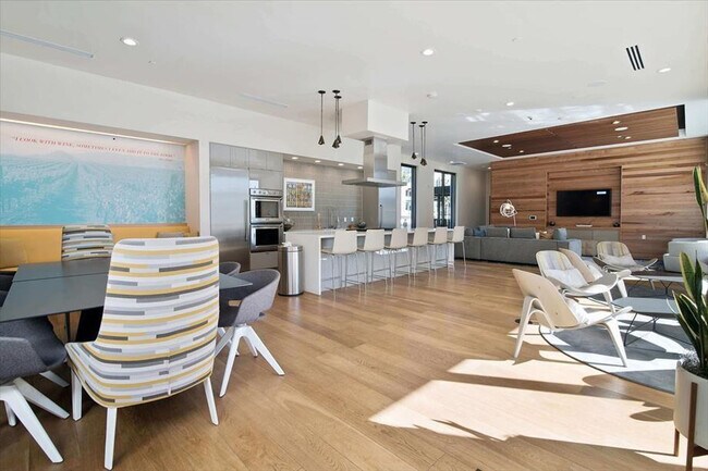 Building Photo - 908 Rich Ave