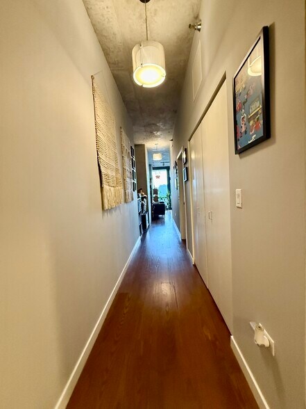 Building Photo - 235 W Van Buren St